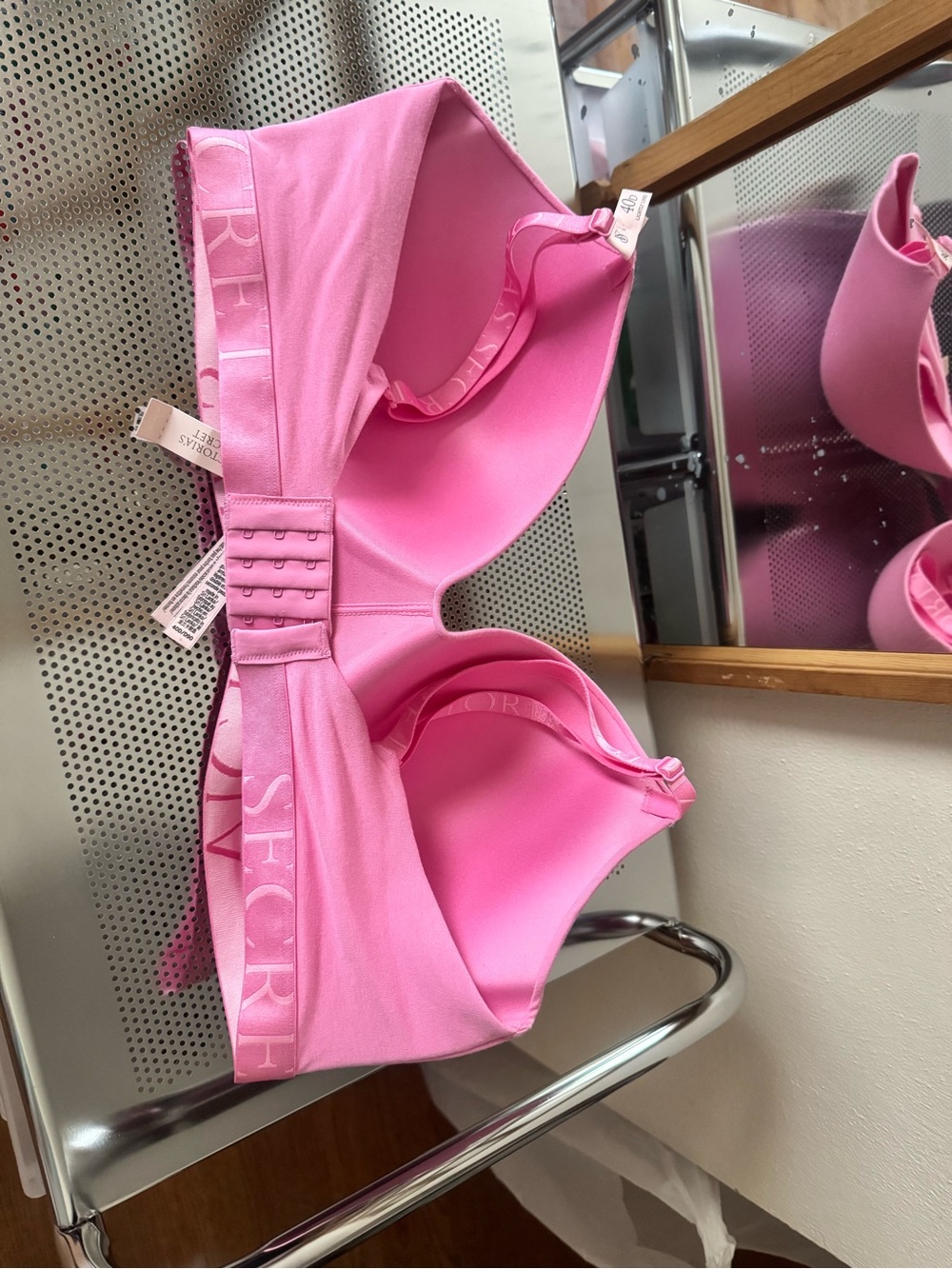 Victoria's Secret Pink Molded Seamless Bra - Picture 5 of 5
